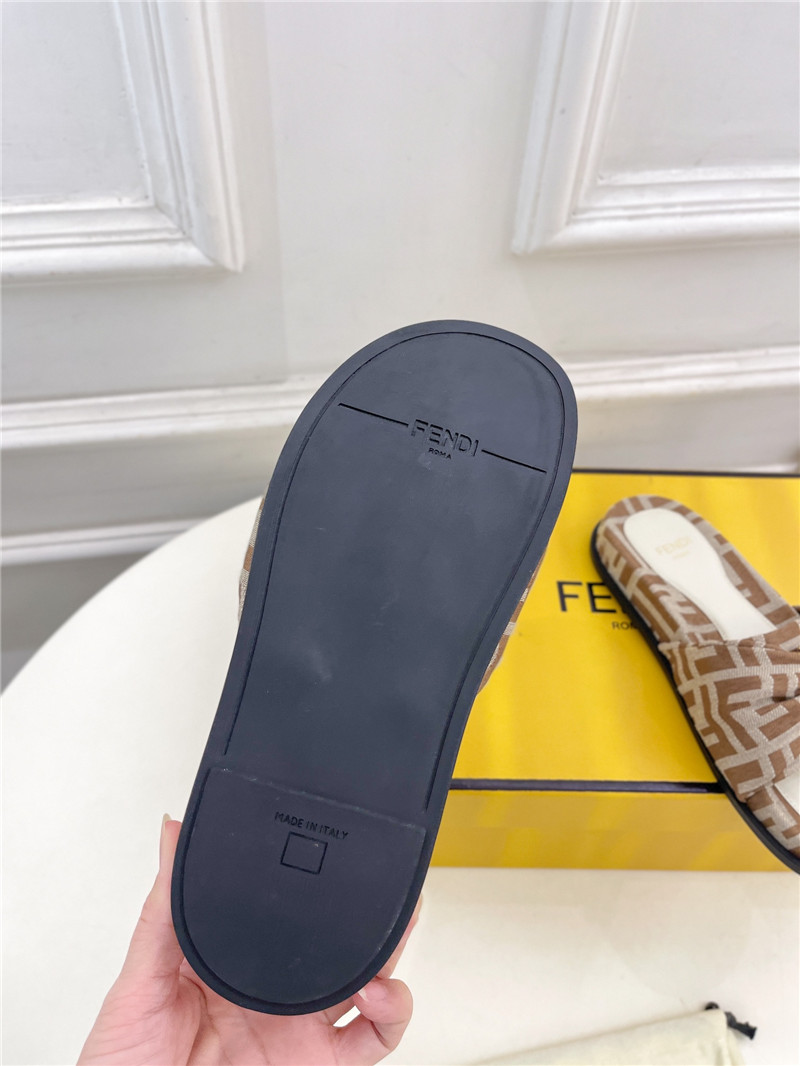 F**di feel brown and white ff jacquard slides
