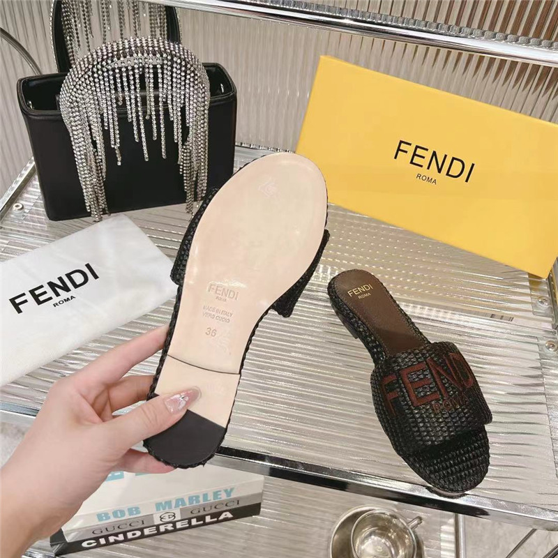 F**di sunshine black raffia flat sandals