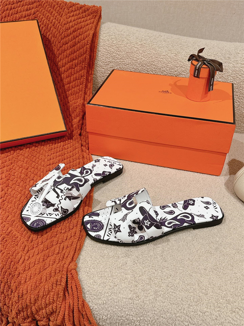 H**me5 oran sandal with white animaux bandana