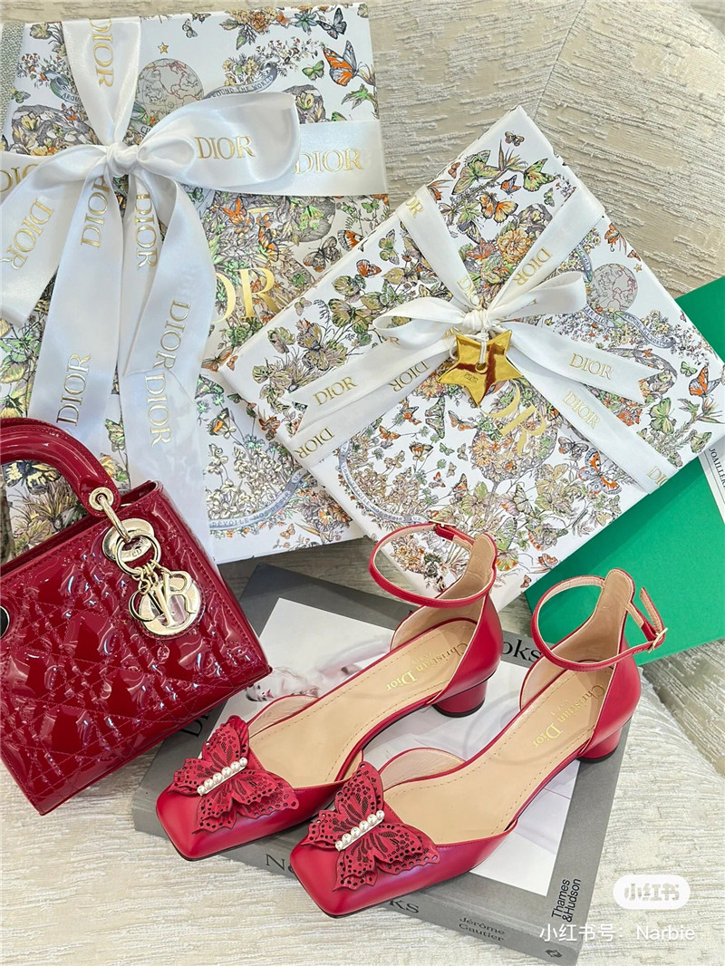 D10r tale butterfly beaded pumps in burgundy leather