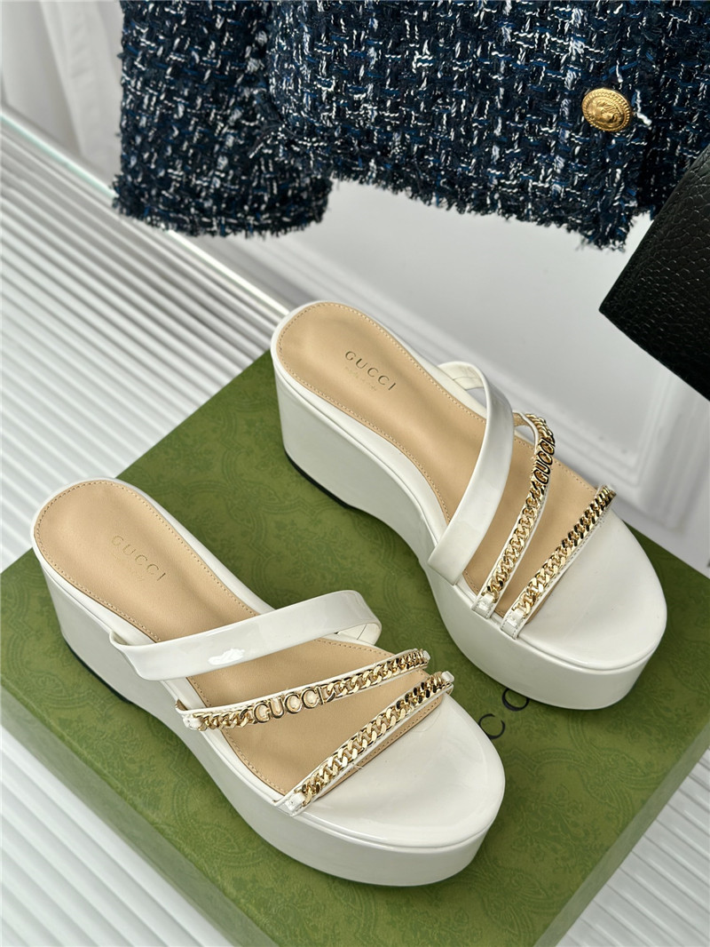 Gvc*1 signoria chain strappy platform slides in white