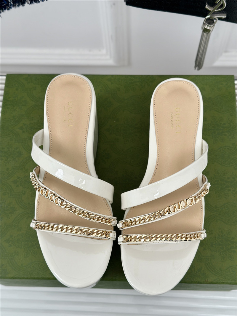 Gvc*1 signoria chain strappy platform slides in white