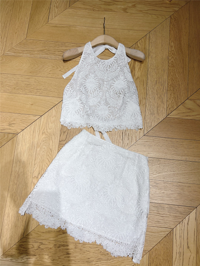 D10r water-soluble embroidered backless suspenders replica clothes