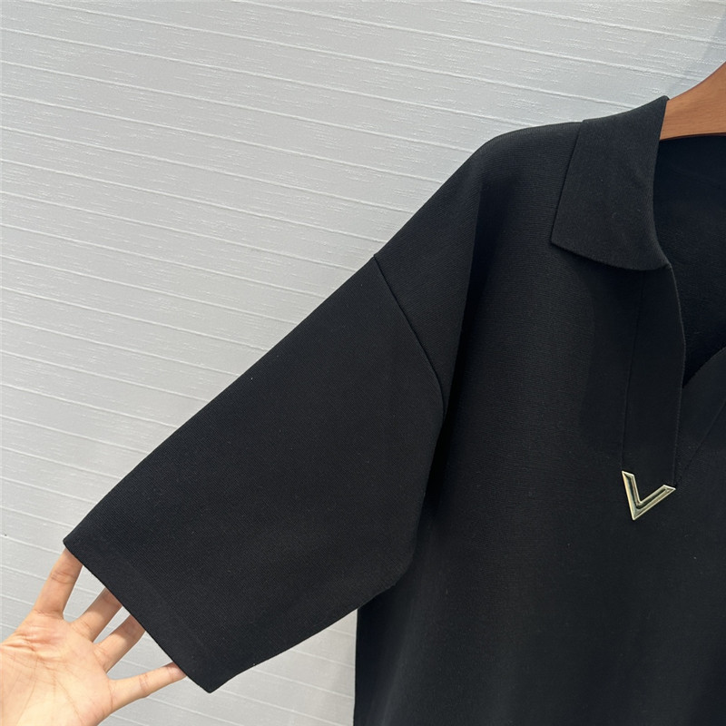 Va1e*ntin0 v logo sweater replica designer clothes