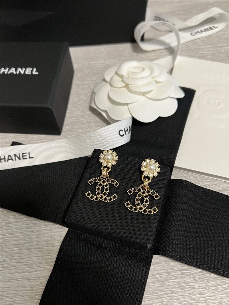 ch**el pearl flower black D1am0nd double c earrings