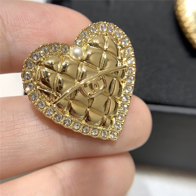 ch**el D1am0nd heart earrings