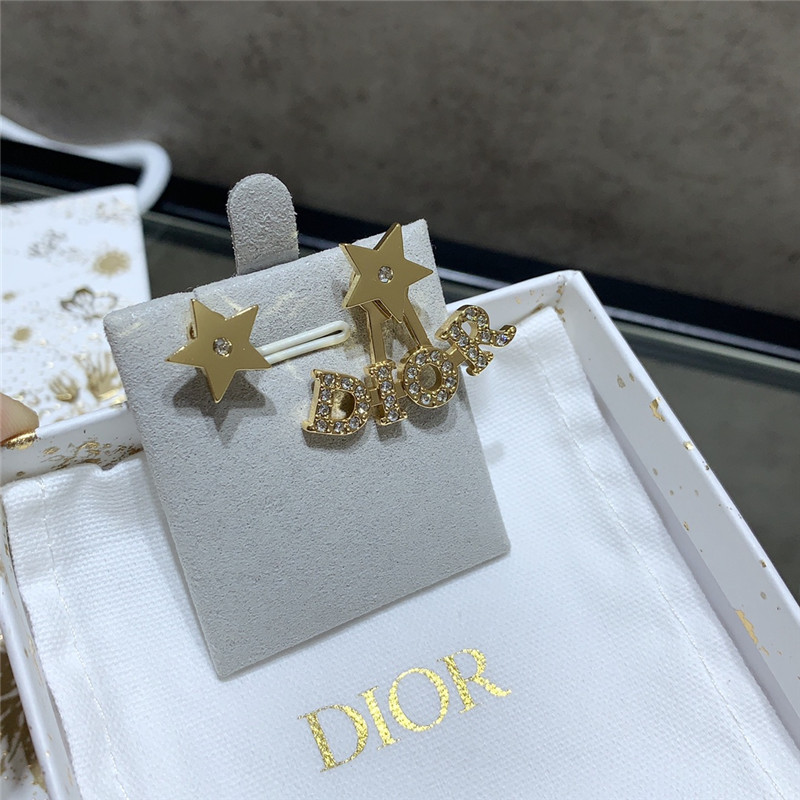 D10r star letter earrings