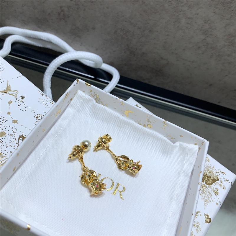 D10r rose earrings