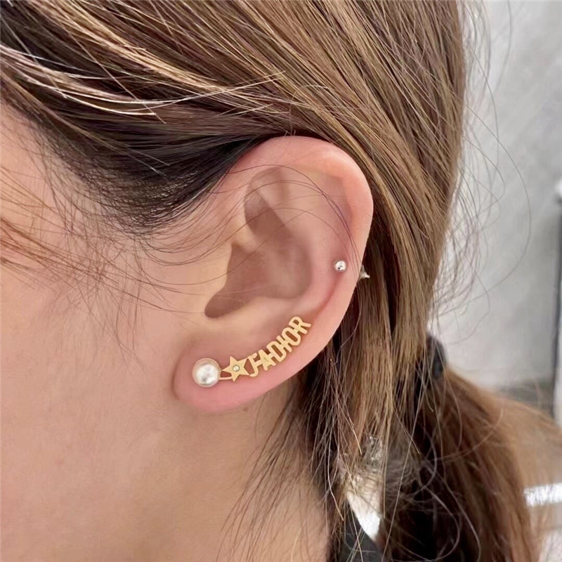 D10r letter pearl earrings
