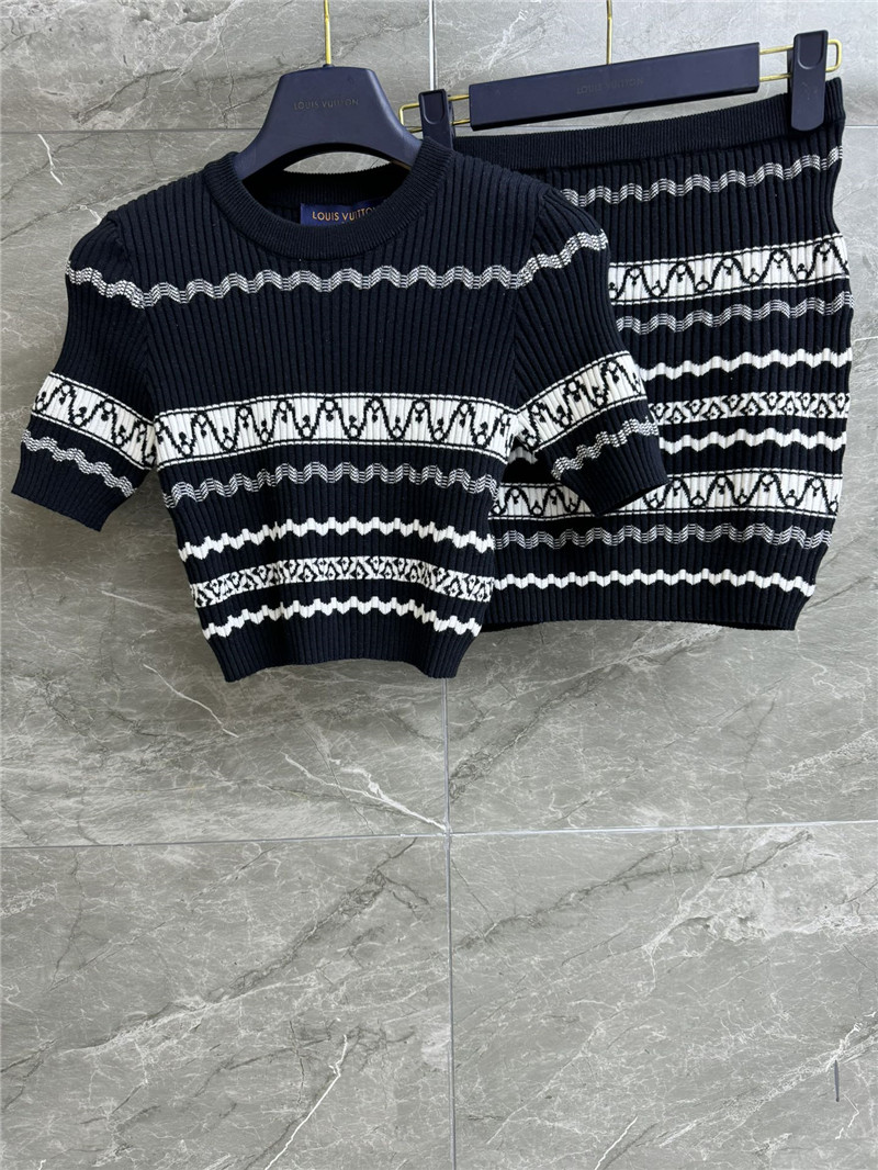 l0vis Vvtt0n lv striped knit suit replica designer clothes