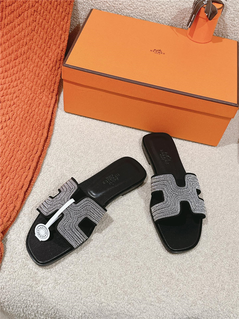 H**me5 oran sandal in black suede goatskin and dabka