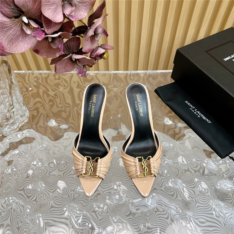 Sa1nt Lau*nt babylone mules in beige patent leather
