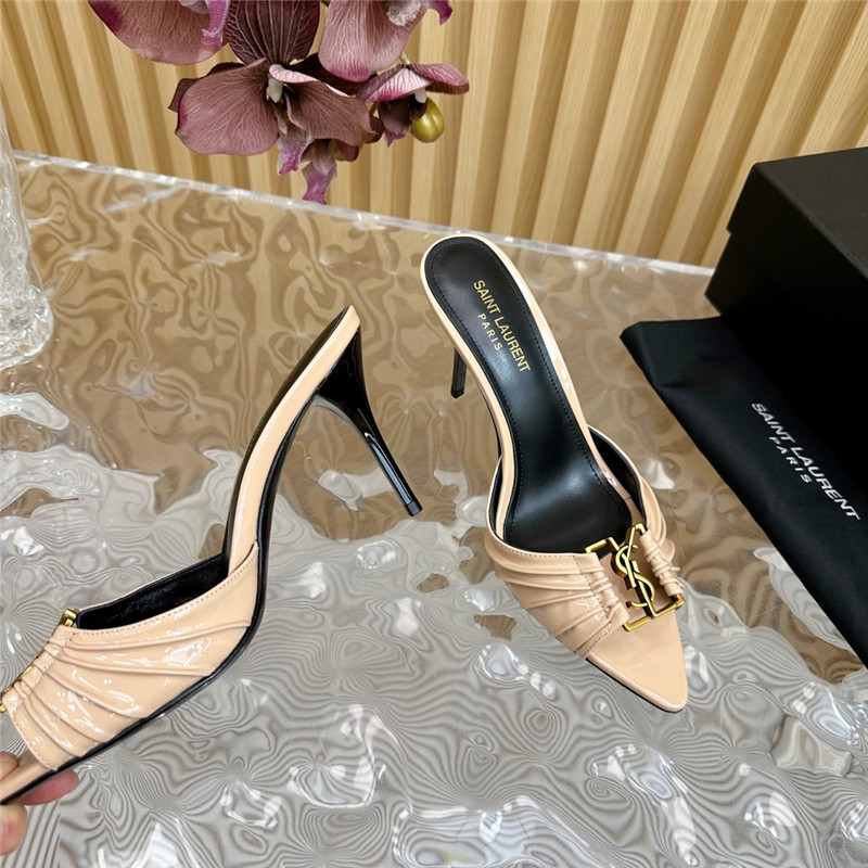 Sa1nt Lau*nt babylone mules in beige patent leather