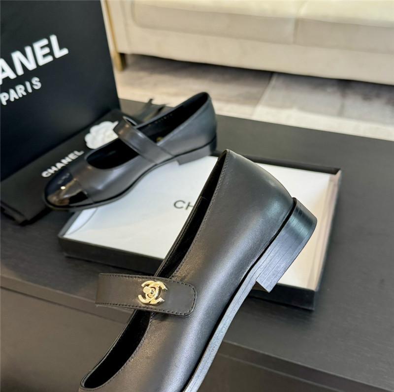 Ch**el gold interlock mary janes in black calfskin