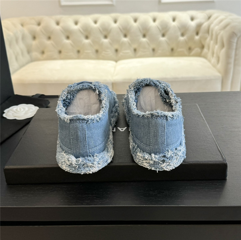 Ch**el lace-up canvas sneakers
