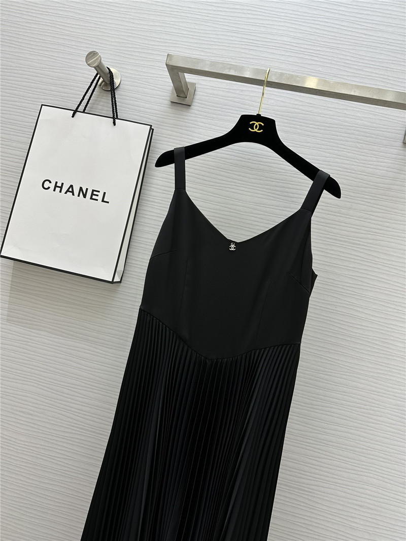 Ch**el v-neck suspender pleated dress replica designer clothes