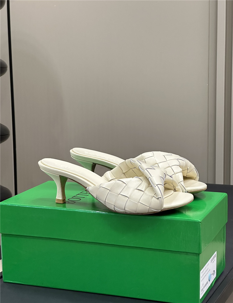 b0tt*ga Ven*ta mid heel blink mule in intrecciato sea salt
