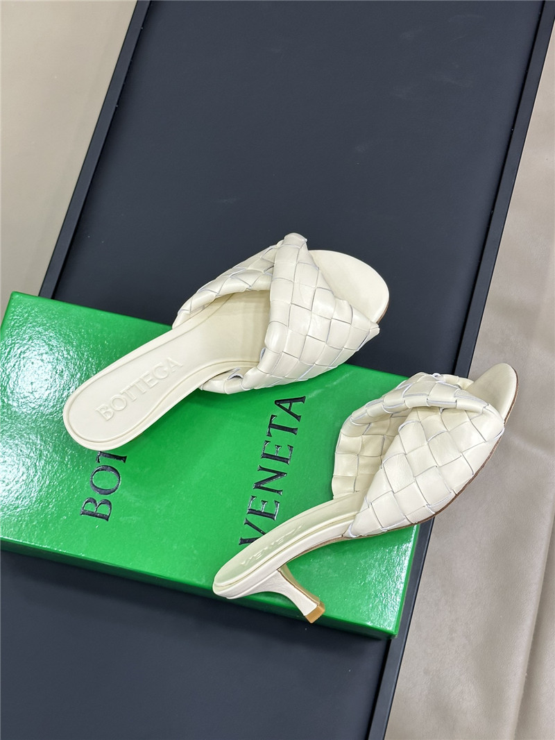b0tt*ga Ven*ta mid heel blink mule in intrecciato sea salt