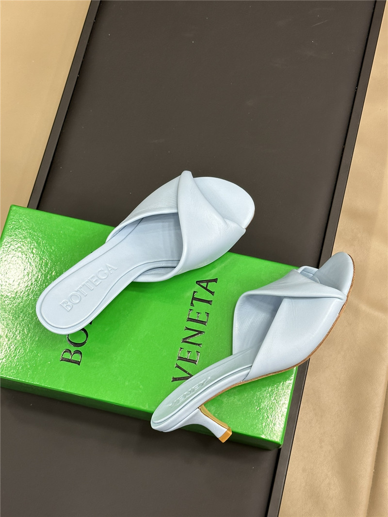 b0tt*ga Ven*ta mid heel blink mule in ice lambskin
