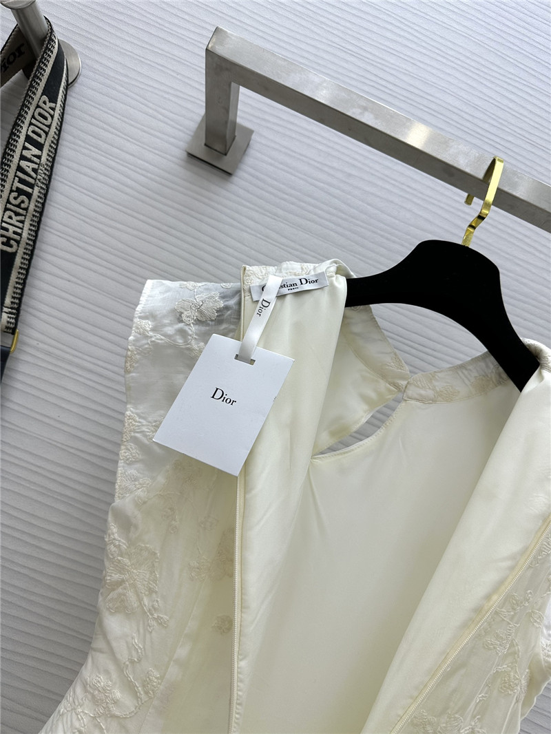 D10r new chinese style embroidered dress replicas clothes