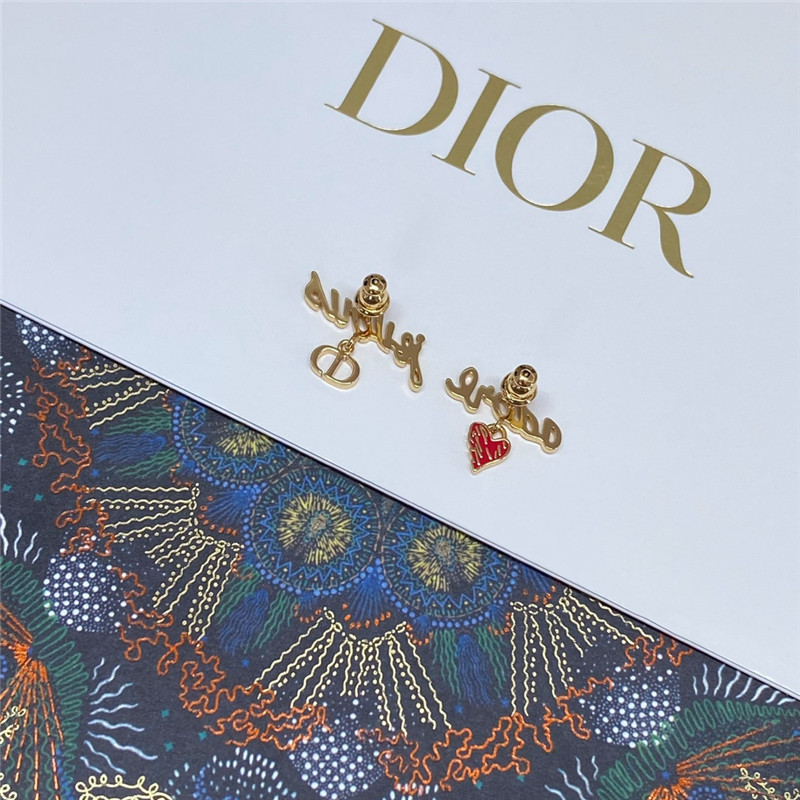 D10r red heart letter earrings