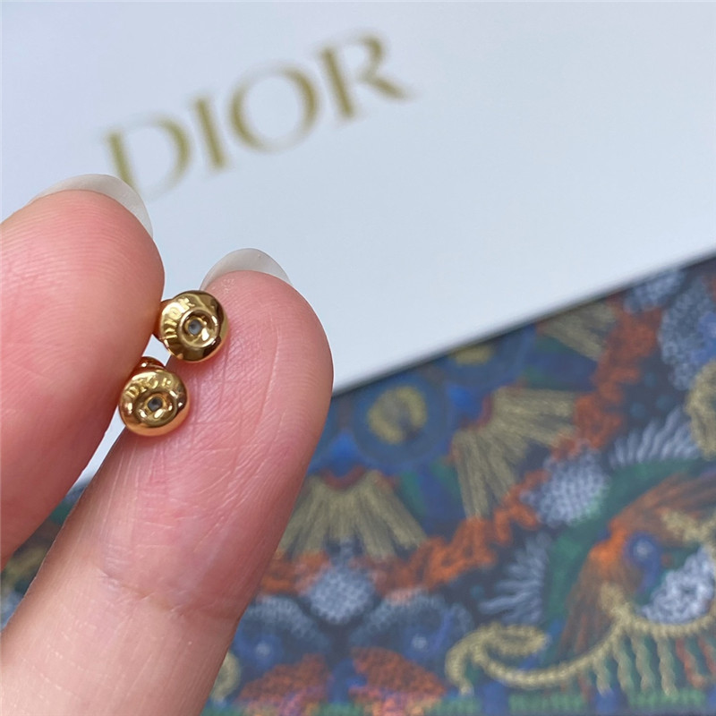 D10r red heart letter earrings