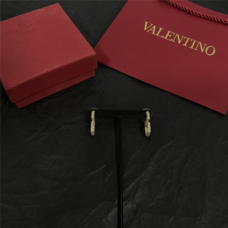 Va1e*ntin0 new earrings