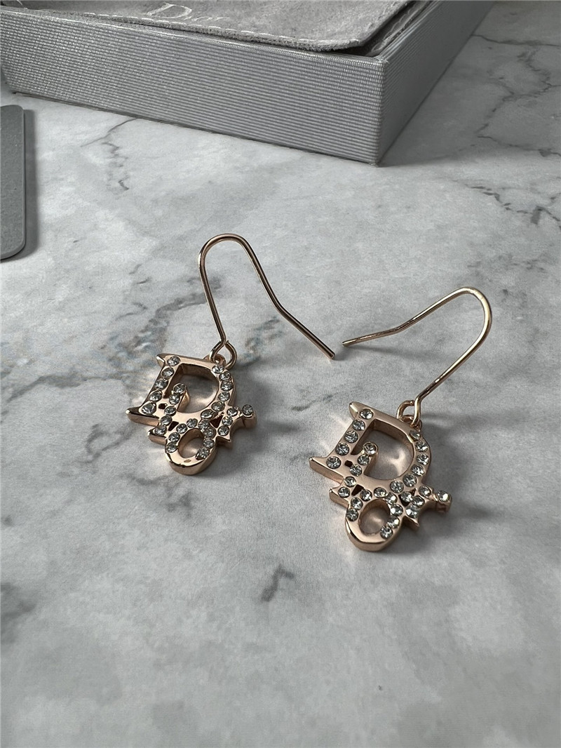 D10r new earrings