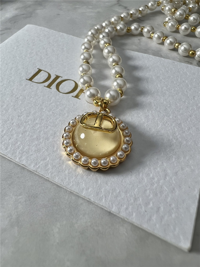 D10r new necklace