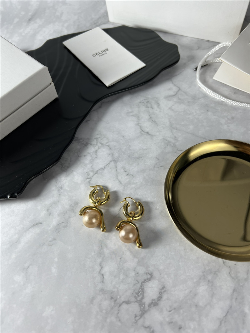 Ce1i*e buckle earrings