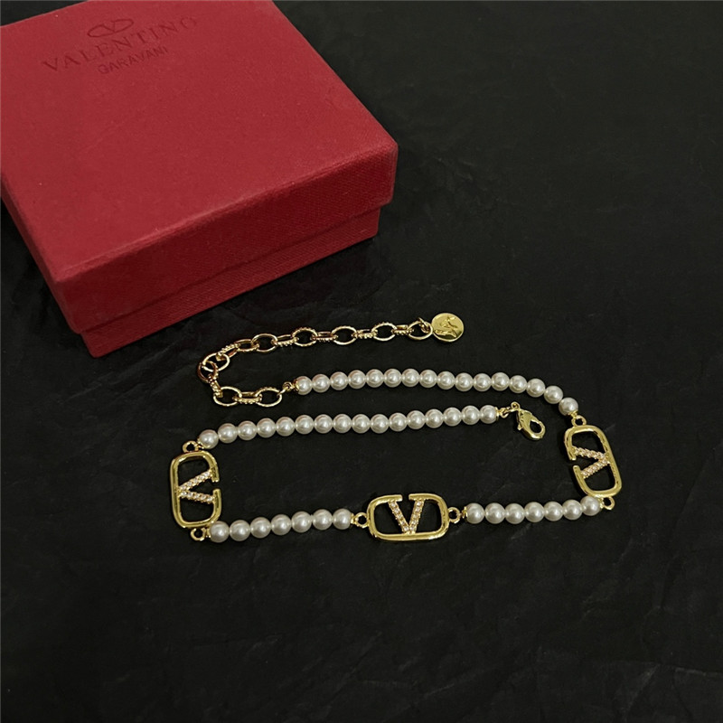 Va1e*ntin0 new necklace