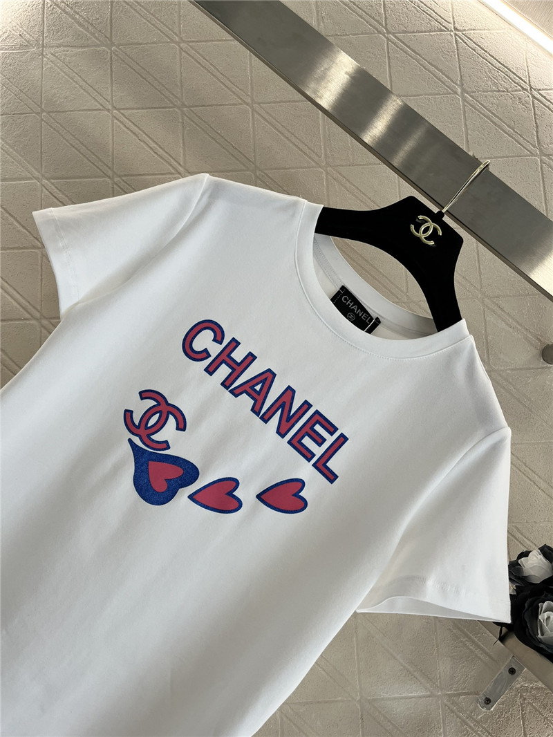 Ch**el heart print t-shirt replica clothing