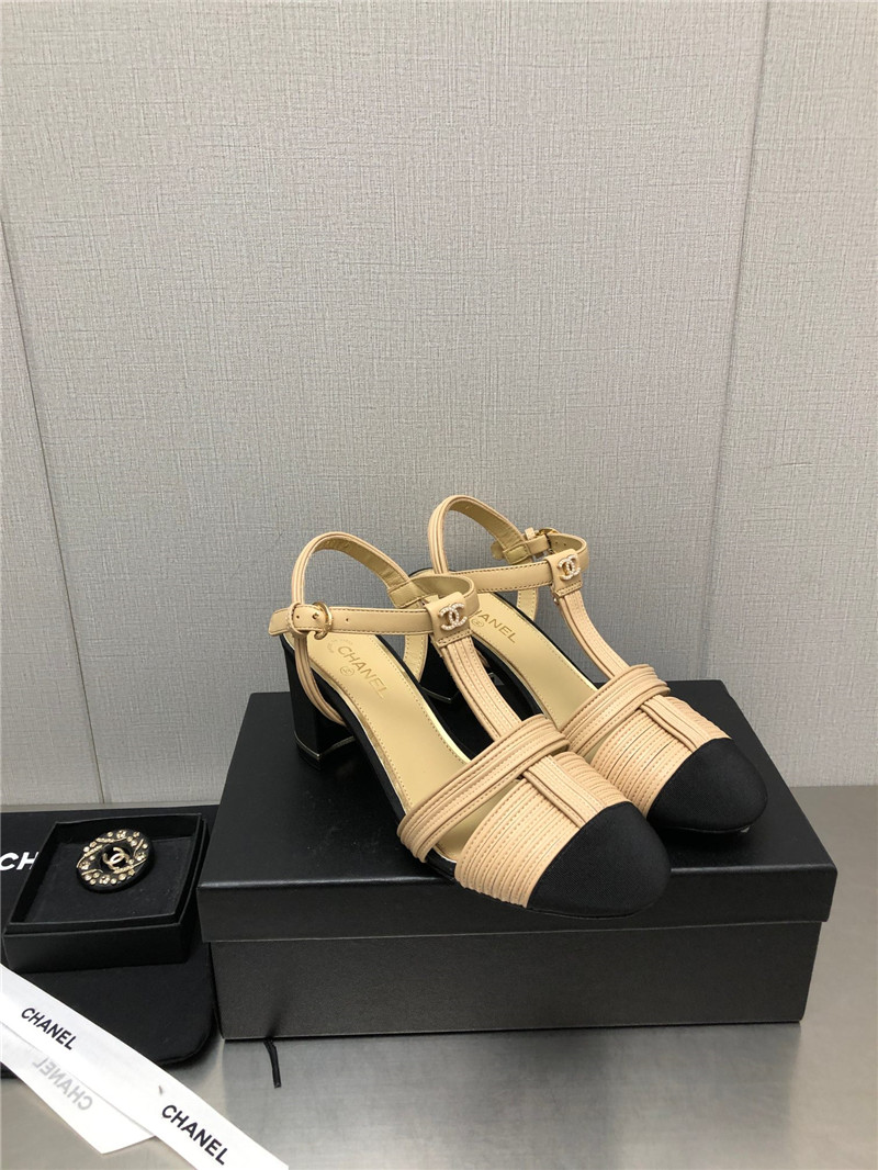 Ch**el cruise 2022/23 beige & black lambskin slingbacks pumps