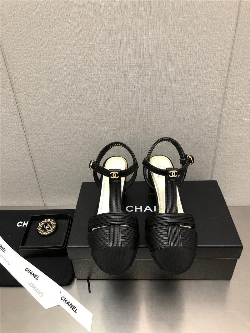 Ch**el cruise 2022/23 slingbacks & pumps in black lambskin