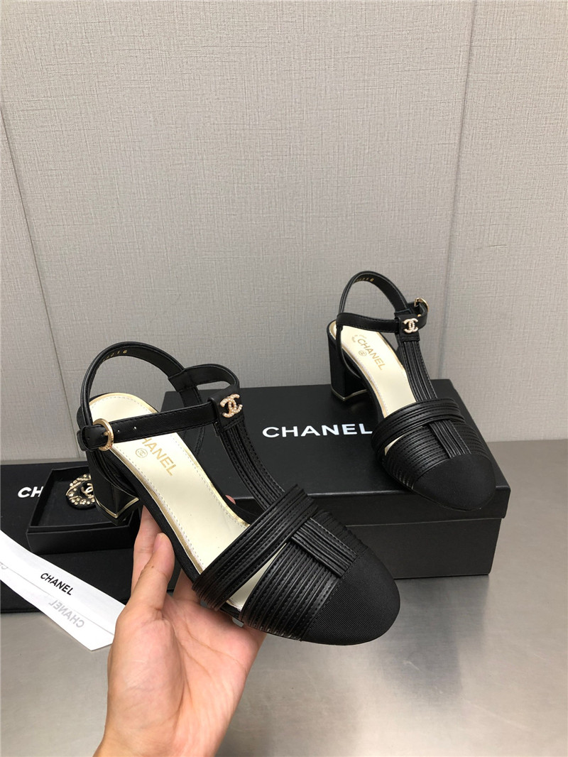 Ch**el cruise 2022/23 slingbacks & pumps in black lambskin
