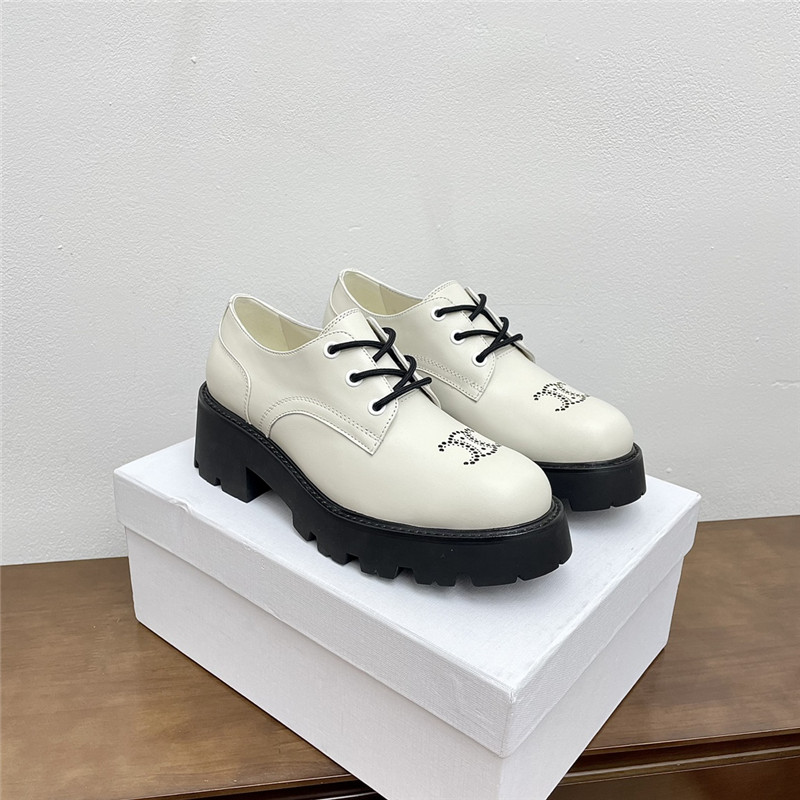 Ce1i*e triomphe rangers derby in white polished bull