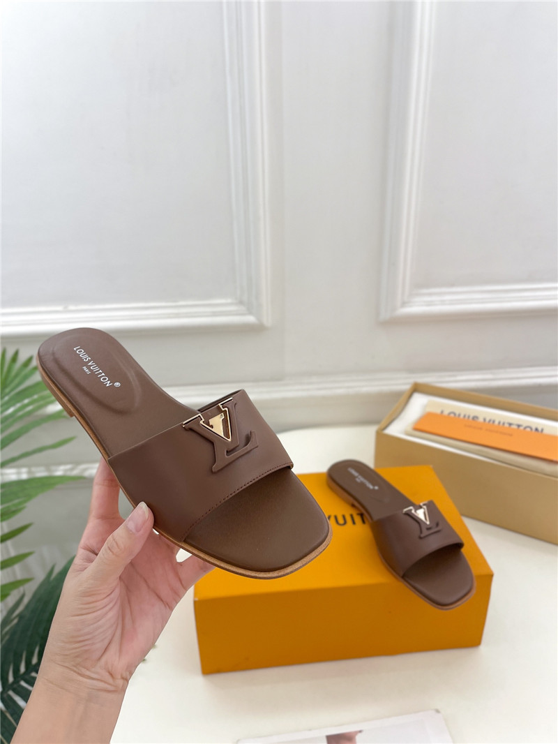 l0vis Vvtt0n lv capri flat mule brown