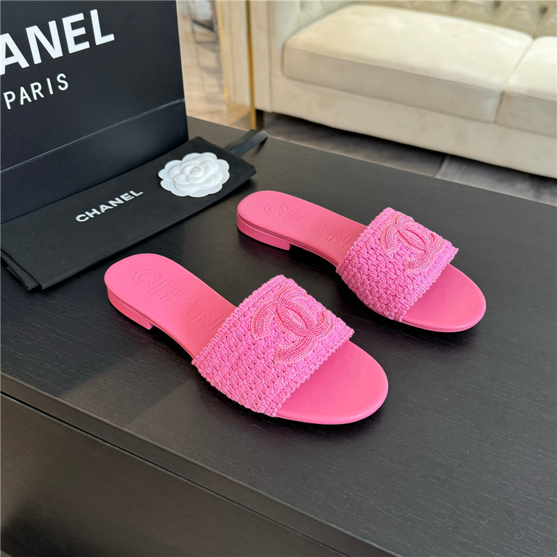 Ch**el fuchsia crochet mule sandals