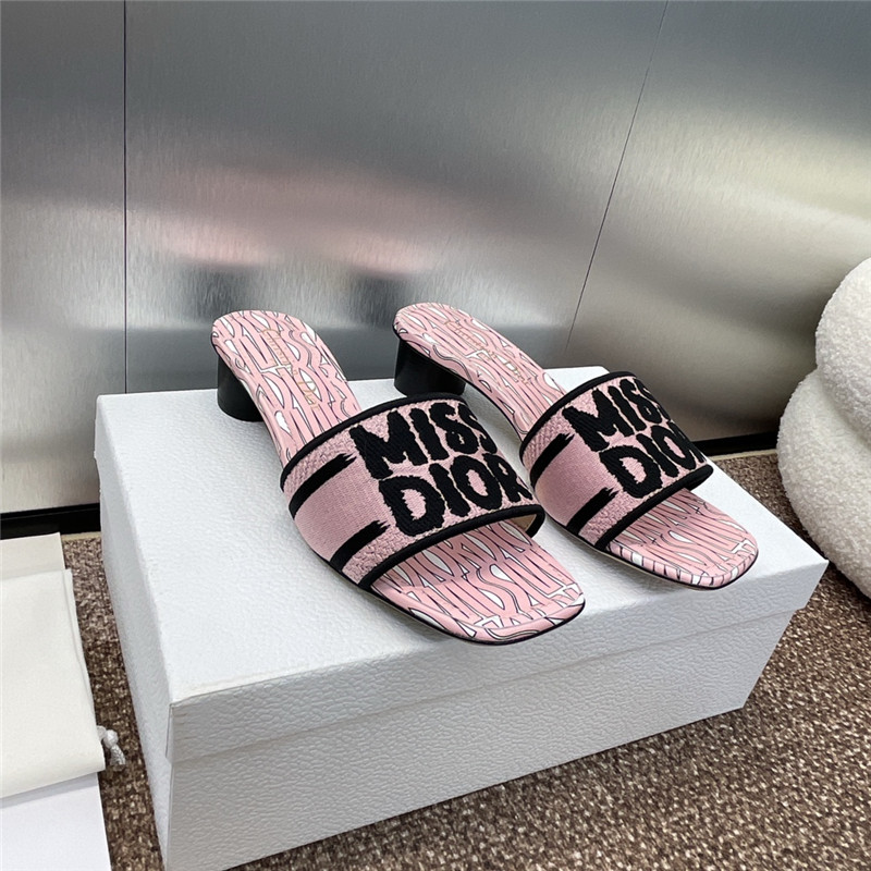 D10r dway heeled slide miss D10r allover motif in pale pink