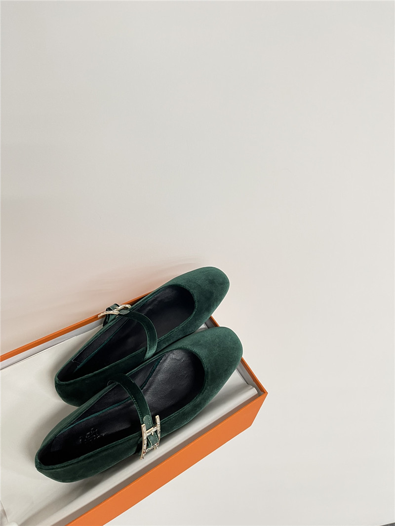 H**me5 jane velvet ballet flats in vert mousse