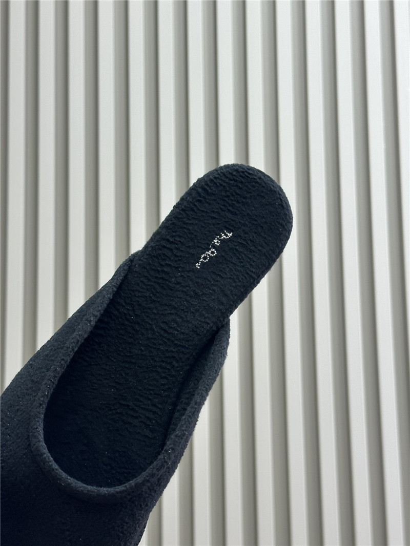 The R0w canal slip-on black suede