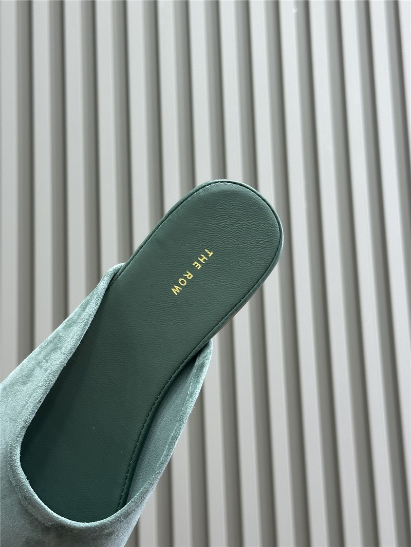 The R0w canal slip-on ice suede