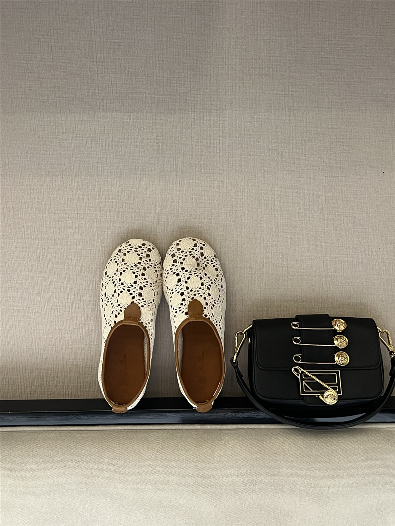 L0r0 P1ana floaty flat moccasin slipper whisper white