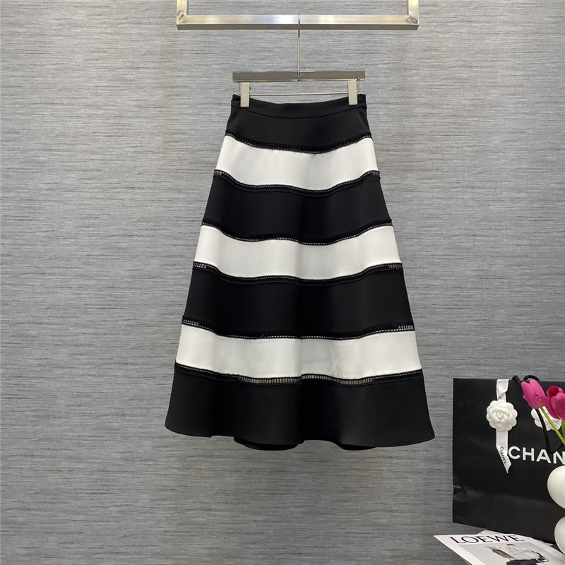 Va1e*ntin0 swing skirt replica clothing sites