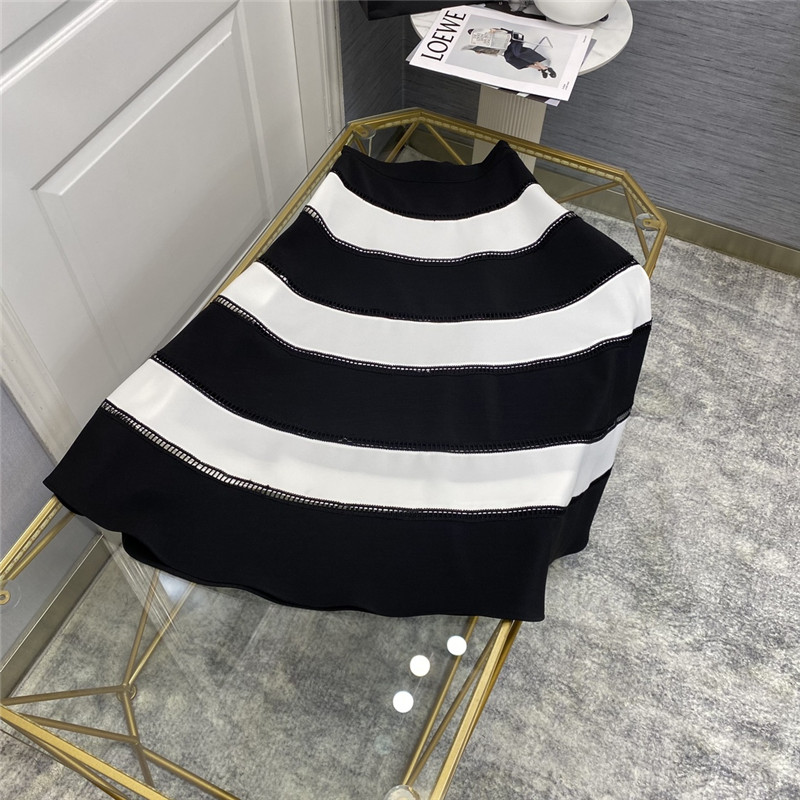 Va1e*ntin0 swing skirt replica clothing sites