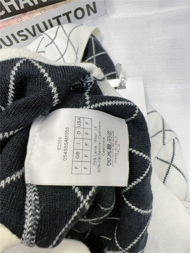 D10r v-neck checkered cardigan sweater replica clothing sites