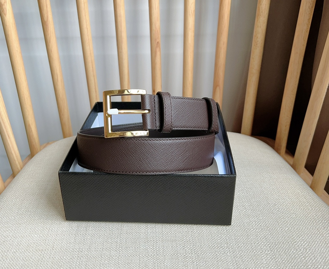 Pra*a triangle logo belt