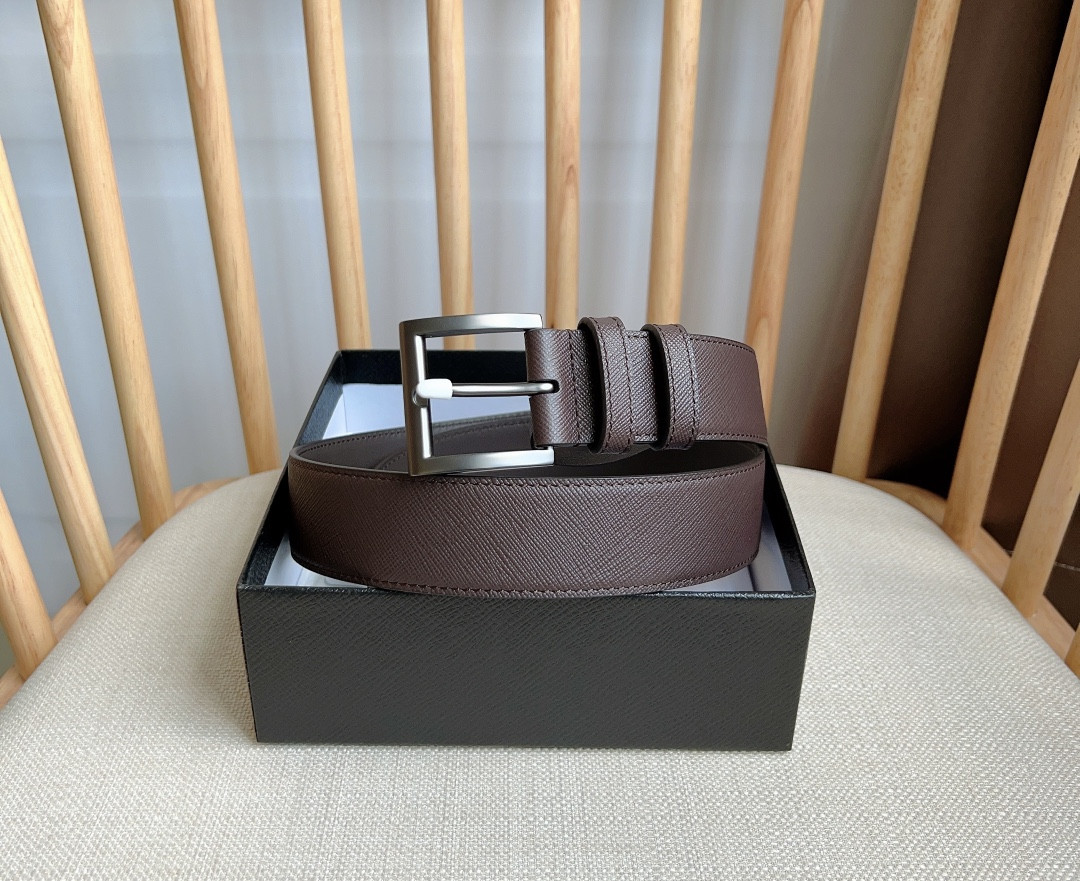 Pra*a triangle logo belt