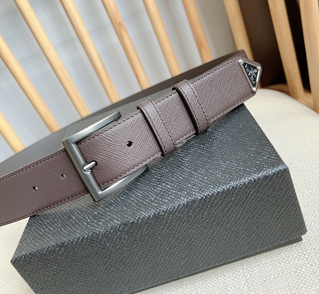 Pra*a triangle logo belt