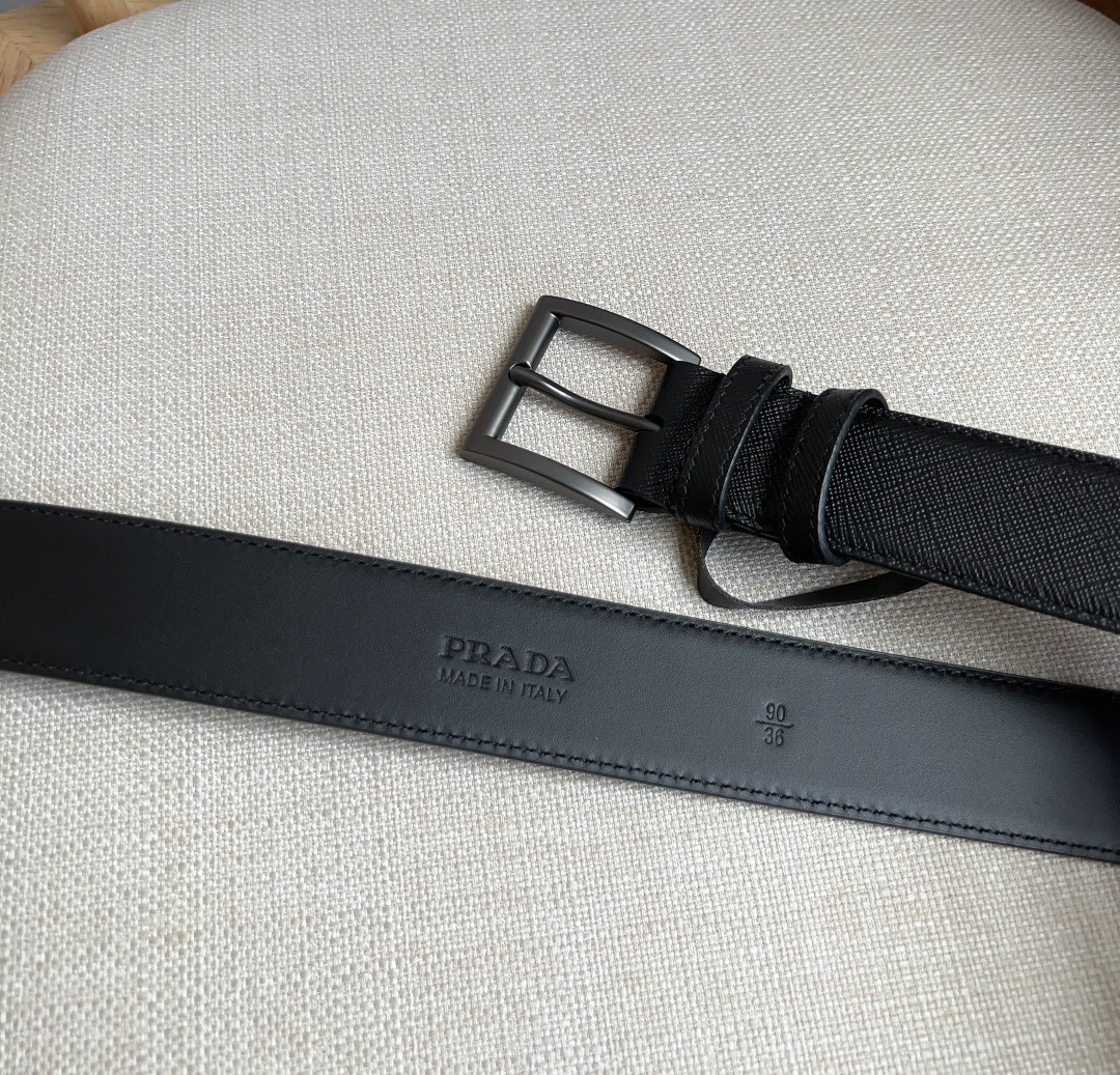 Pra*a triangle logo belt